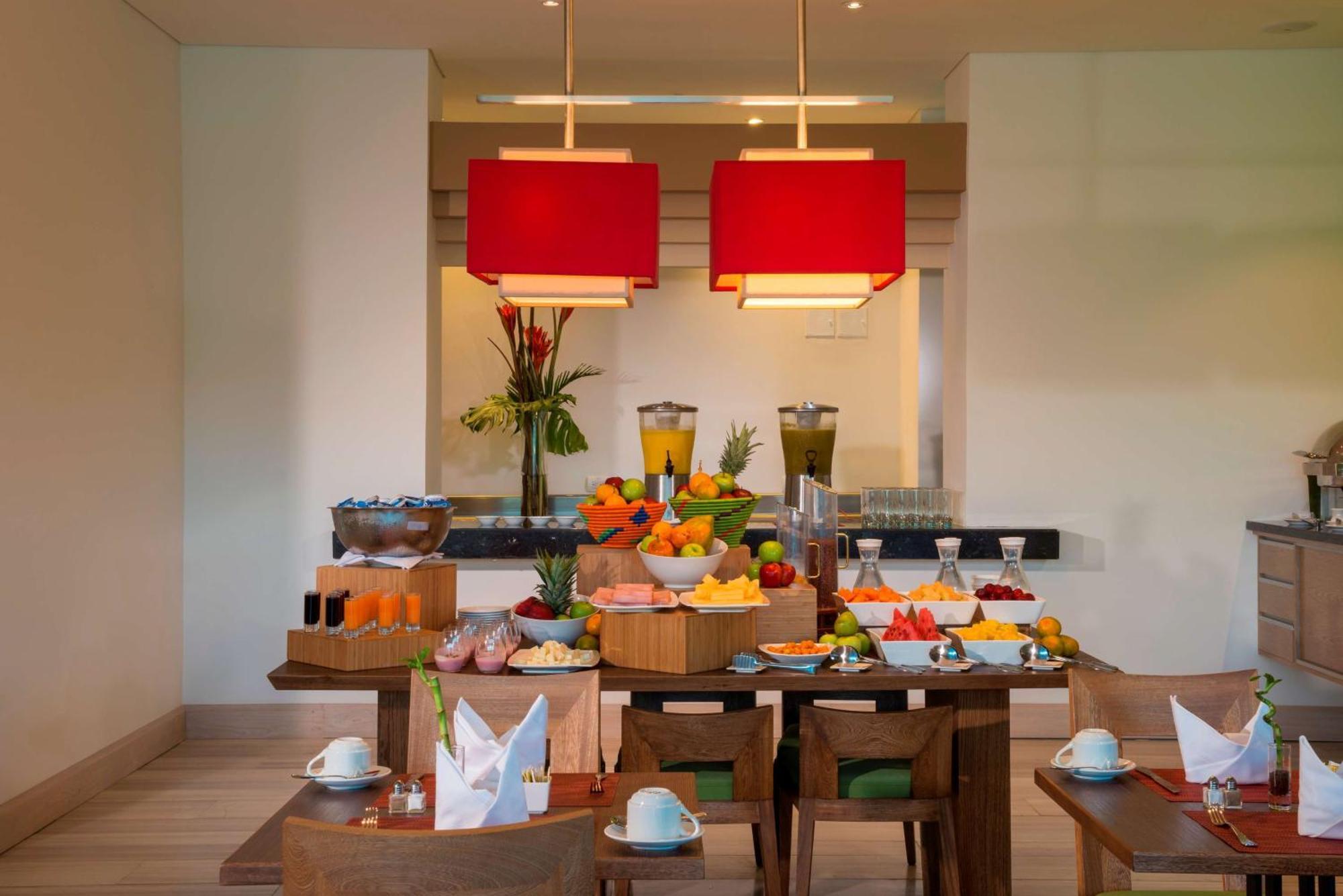 Hilton Garden Inn Barranquilla מראה חיצוני תמונה