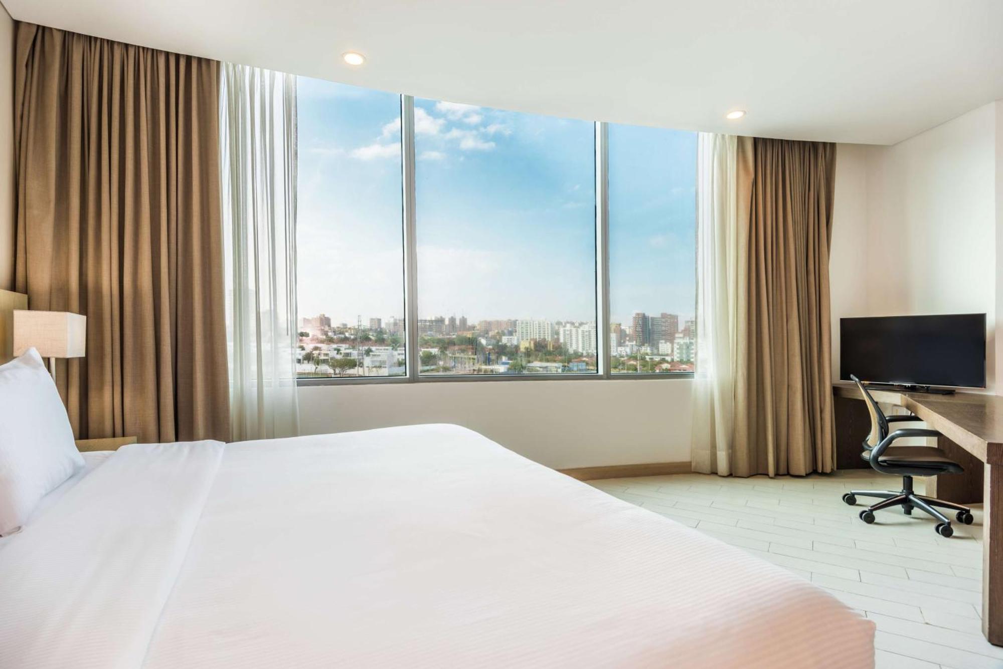 Hilton Garden Inn Barranquilla מראה חיצוני תמונה