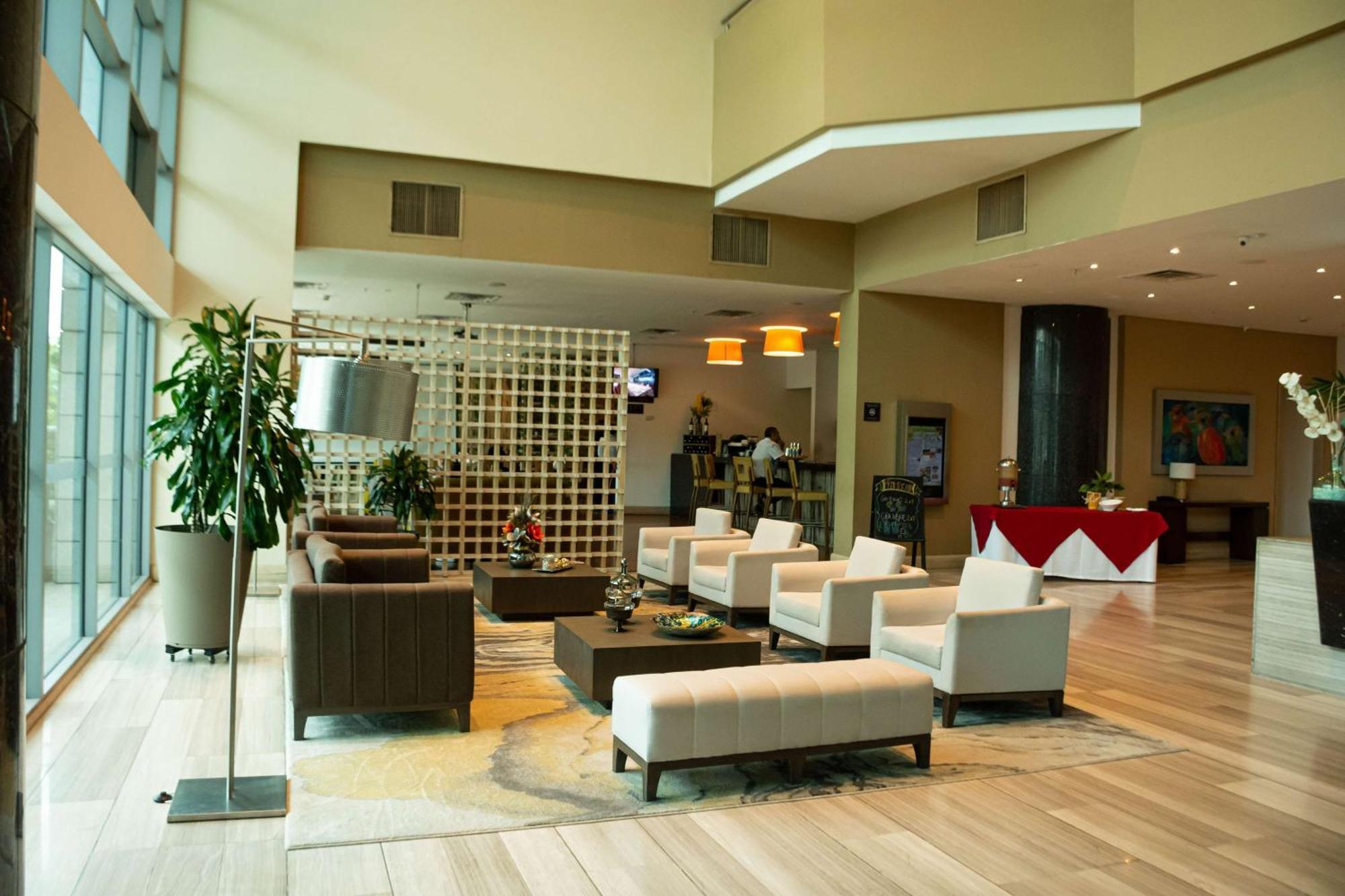 Hilton Garden Inn Barranquilla מראה חיצוני תמונה