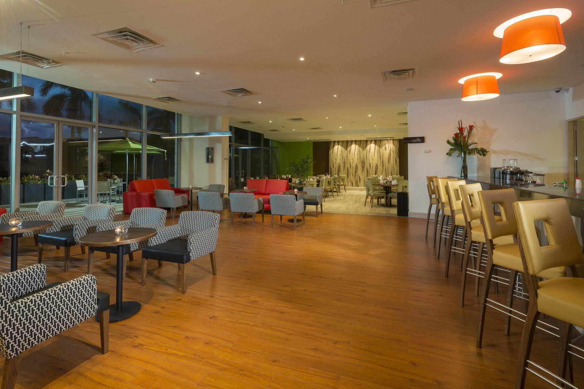 Hilton Garden Inn Barranquilla מראה חיצוני תמונה