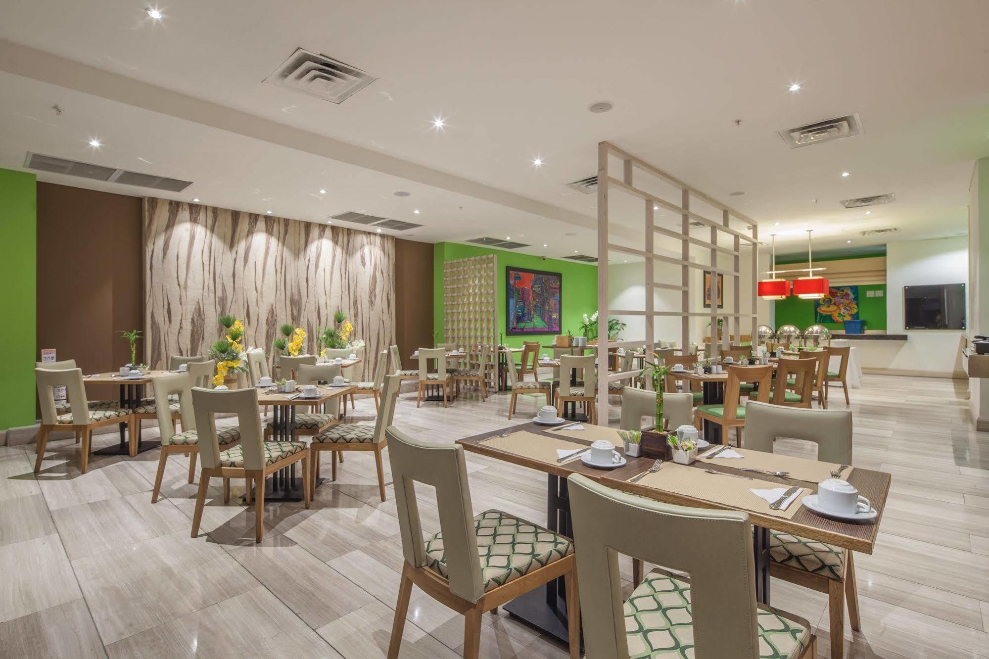 Hilton Garden Inn Barranquilla מראה חיצוני תמונה
